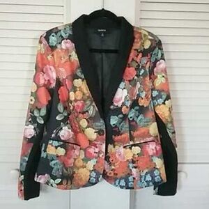 ISO TORRID FLORAL BLAZER